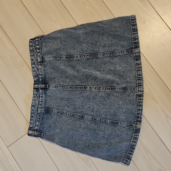 Forever 21 Denim Skirt Womens Medium Mini Button-Down Medium Wash NWOT - Picture 4 of 4